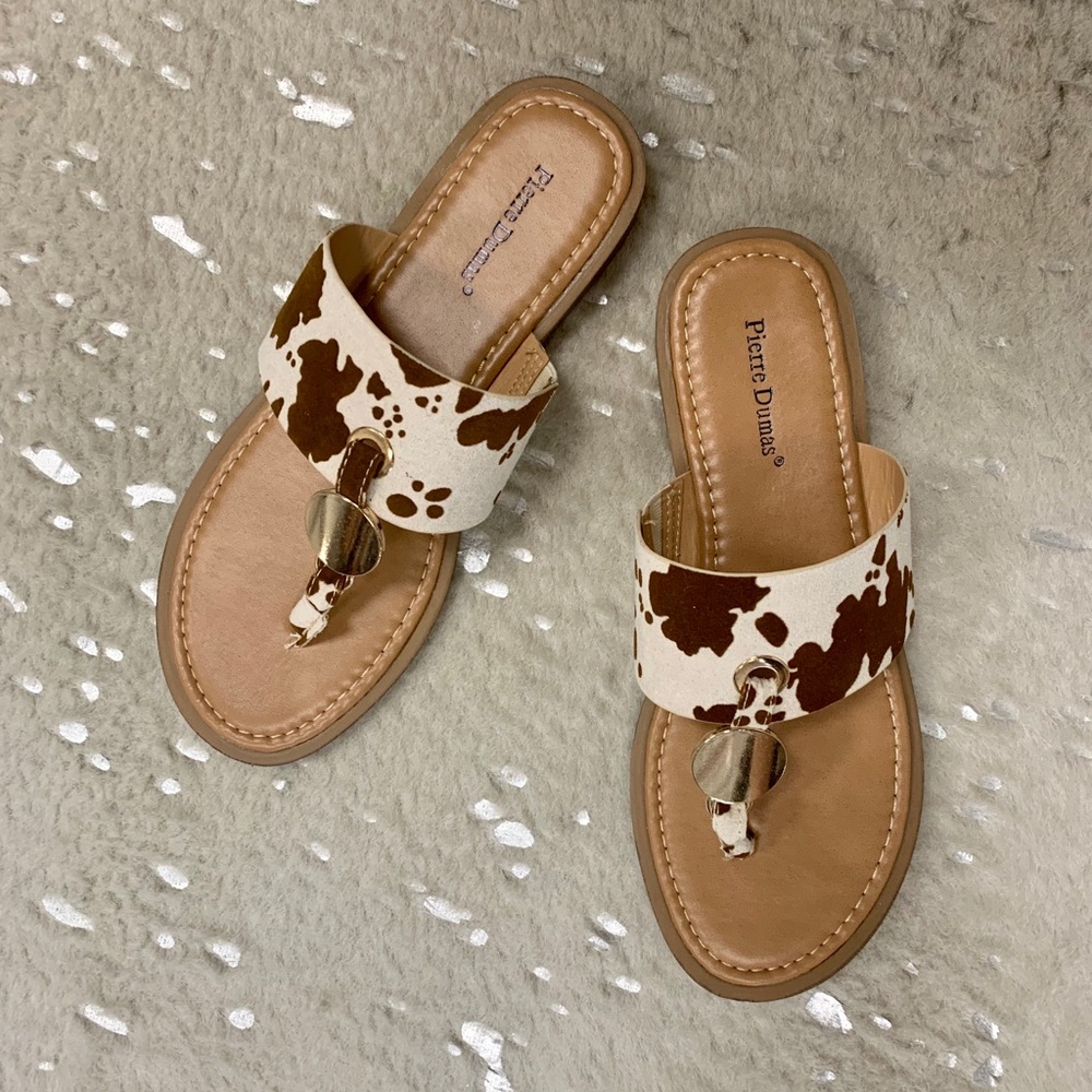Super cute cow print sandals!!